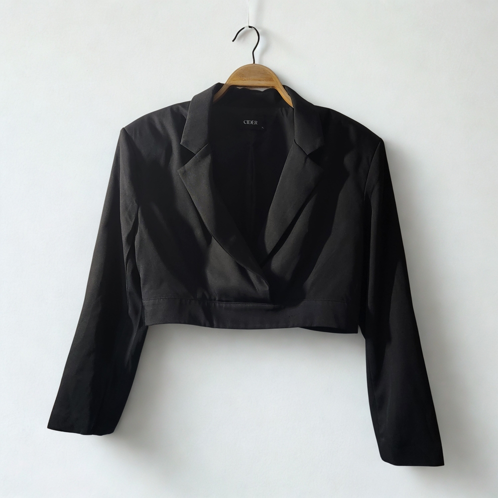 Solid Notched Collar Crop Blazer By Cider Black Size XL - Picture 5 of 10